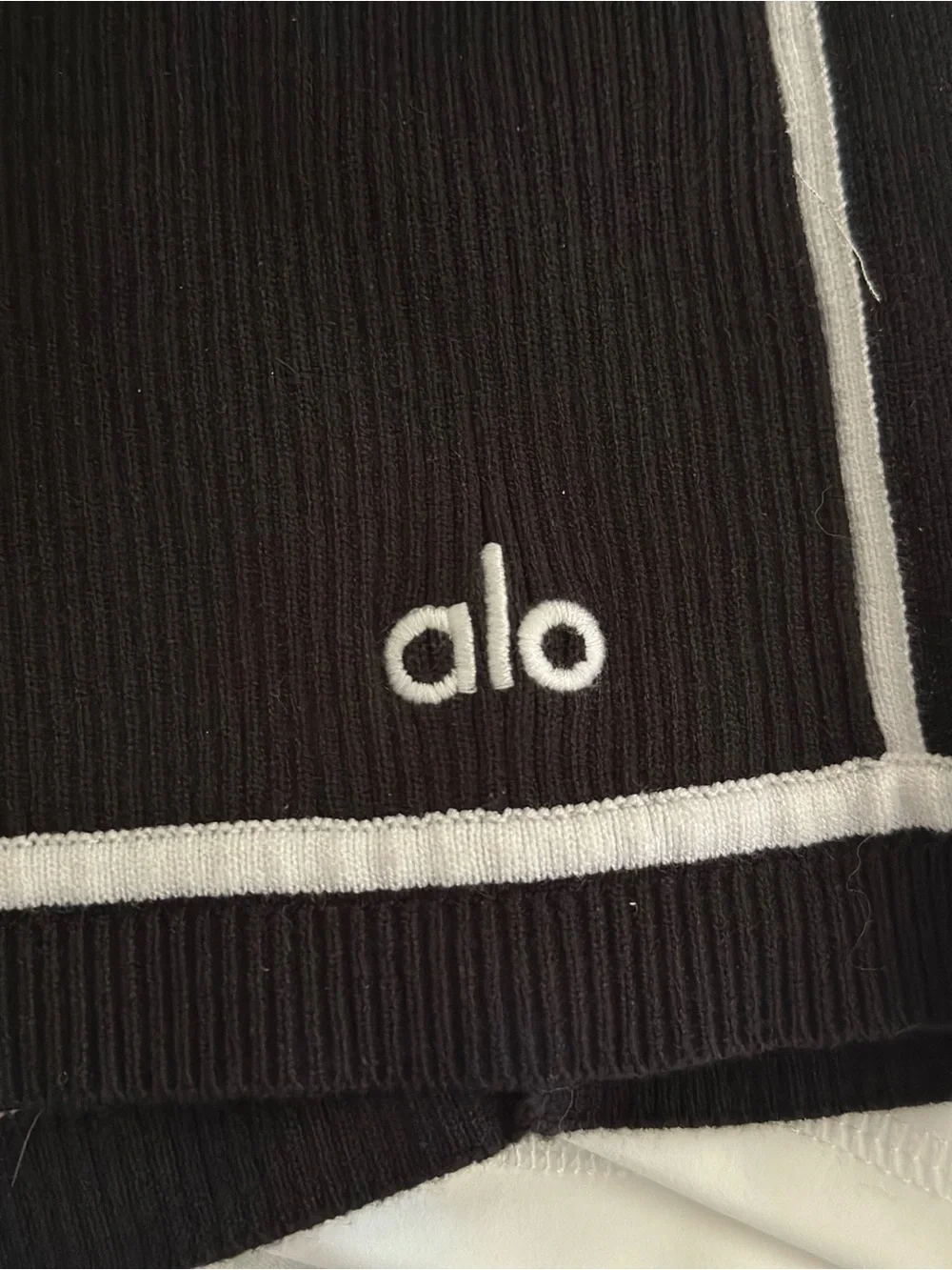 Alo yoga Ribbed Sweater Knit Highline Mini Skirt - Black/White size M